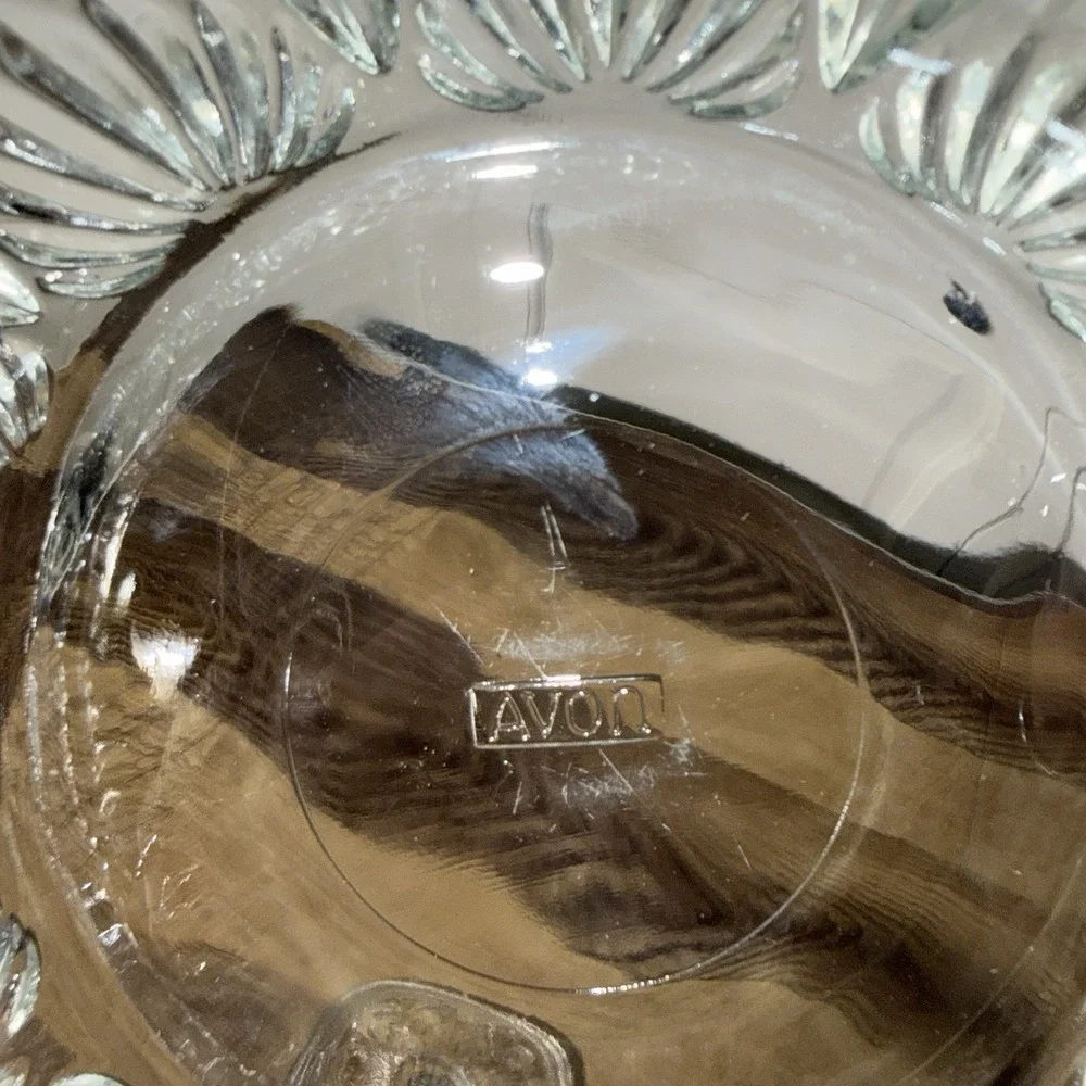 Vintage‎ Avon Crystalique Glass Candy/Trinket Dish Patterned Cut Glass/lid Retro